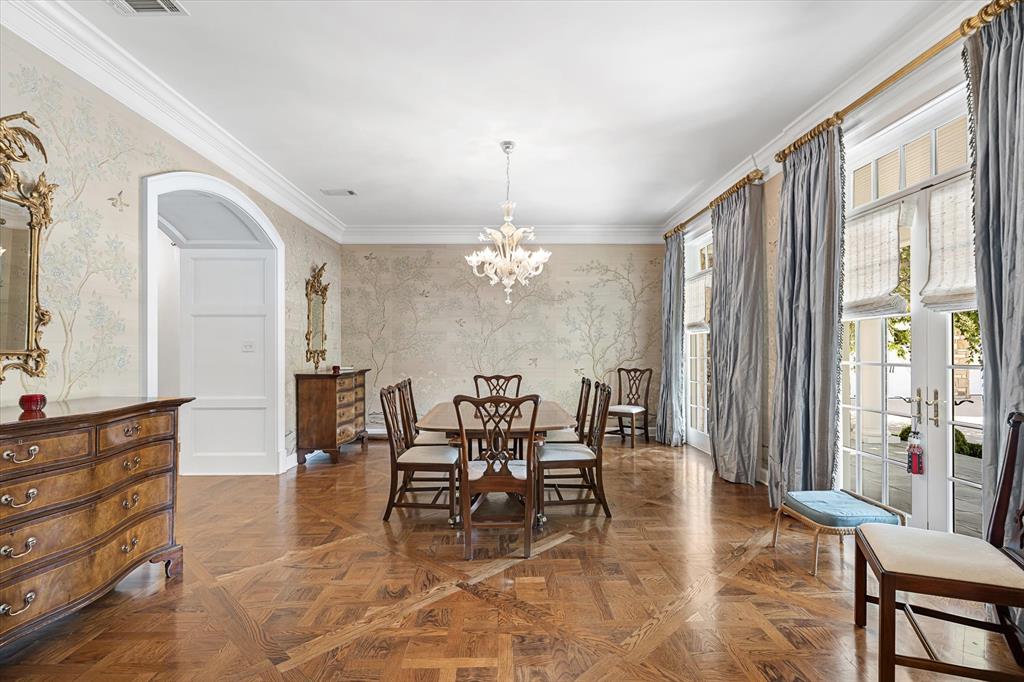 1920 Stonegate Boulevard Property Photo 8