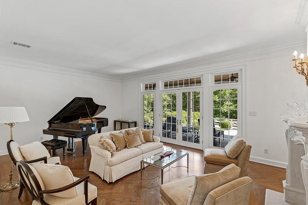 1920 Stonegate Boulevard Property Photo 12