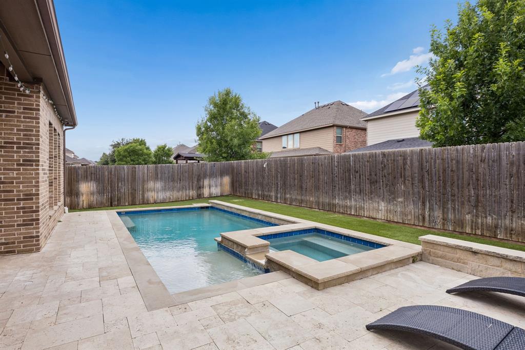 908 Mist Flower Drive Property Photo 8