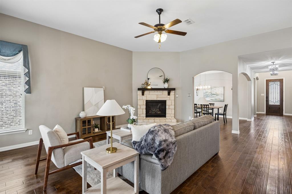 908 Mist Flower Drive Property Photo 11
