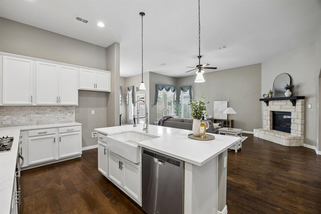 908 Mist Flower Drive Property Photo 14