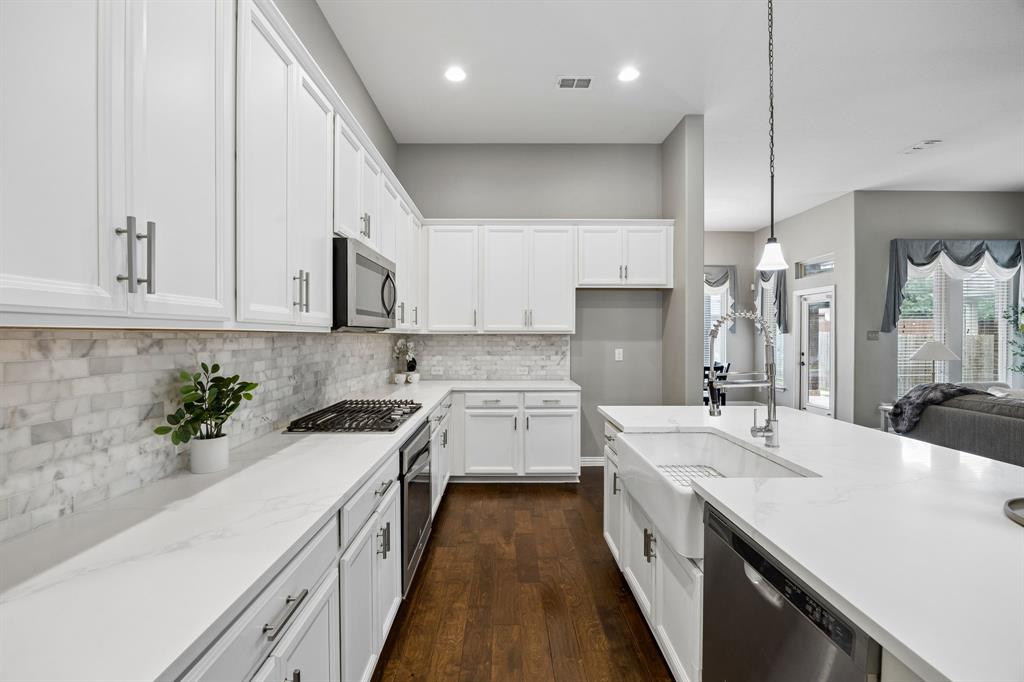908 Mist Flower Drive Property Photo 15