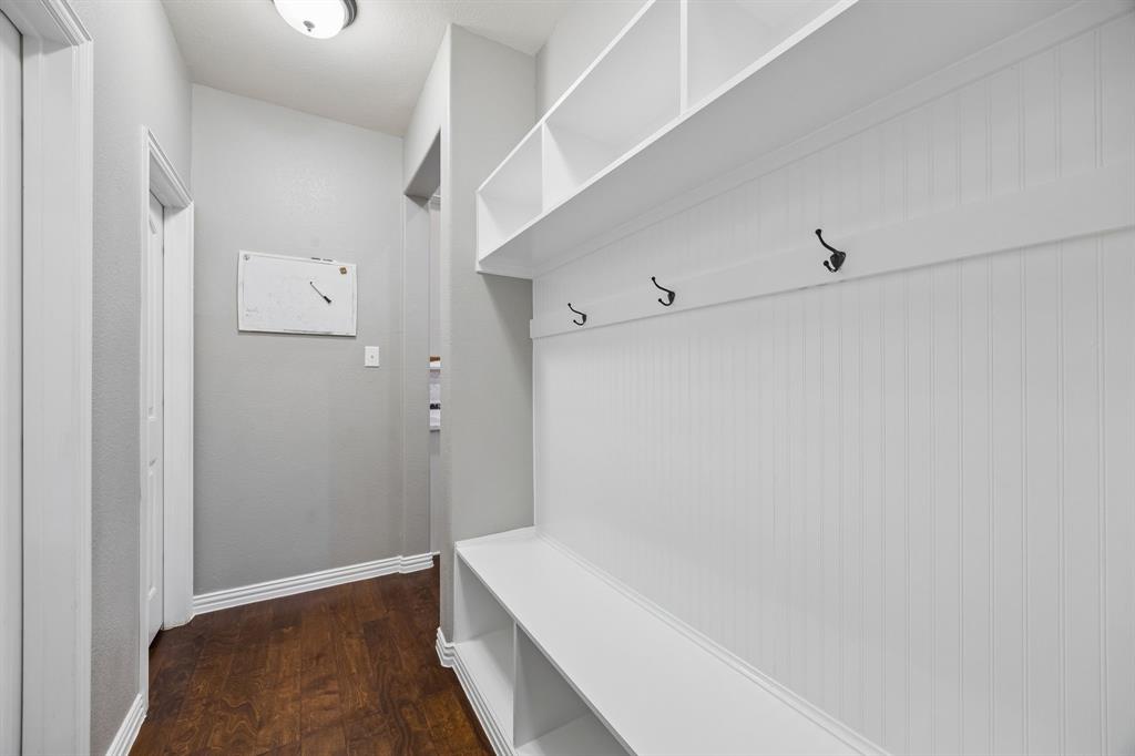 908 Mist Flower Drive Property Photo 35
