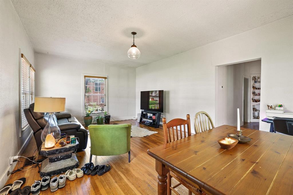 1322 W Chestnut Street Property Photo 9