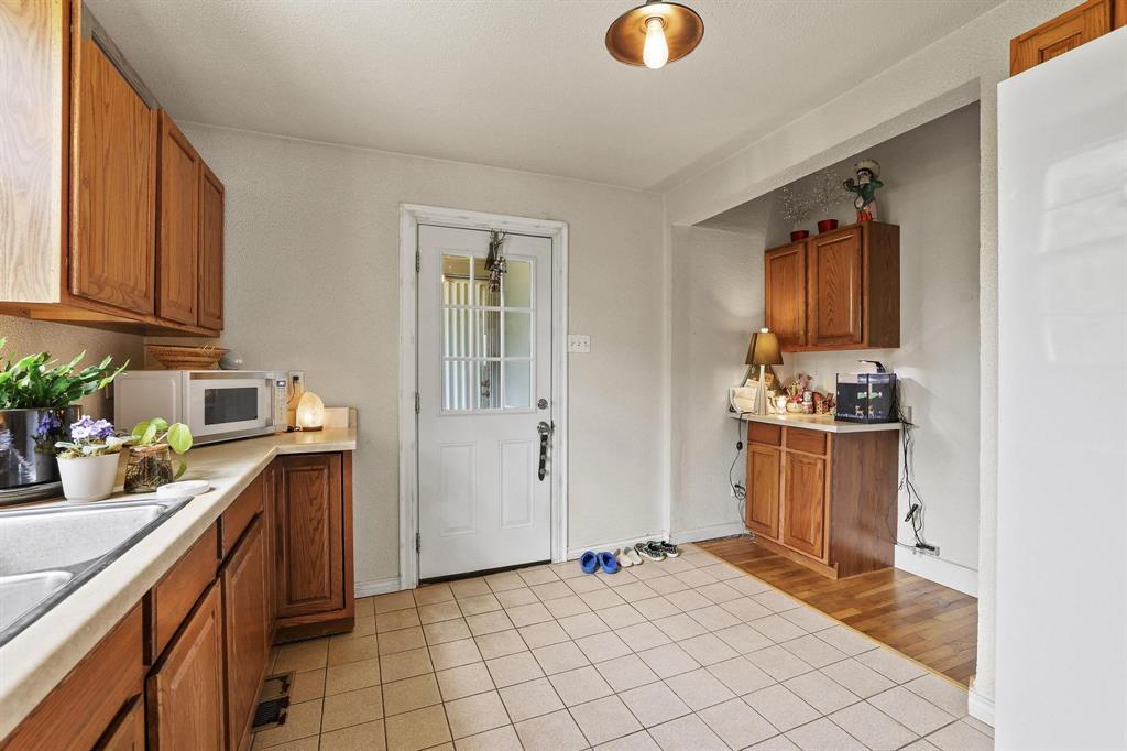 1322 W Chestnut Street Property Photo 12