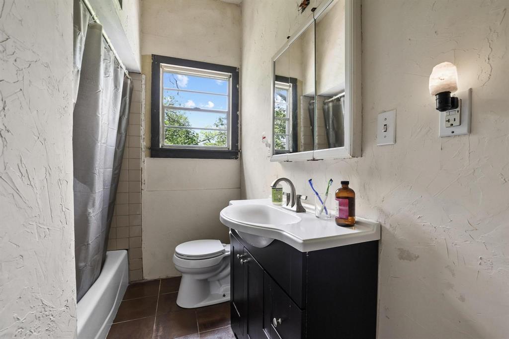 1322 W Chestnut Street Property Photo 15