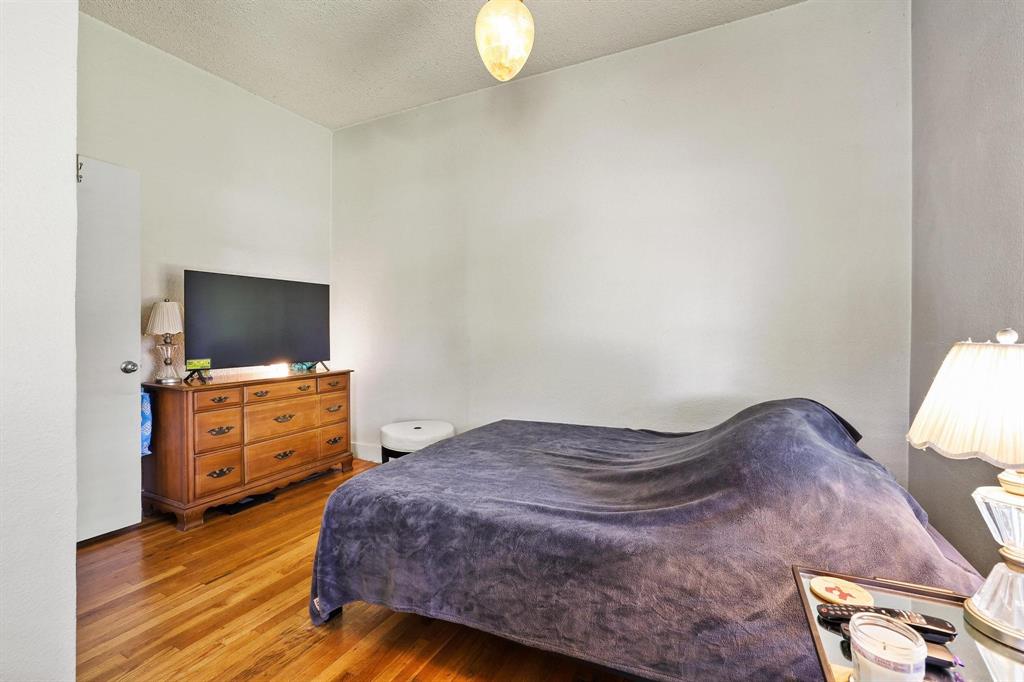 1322 W Chestnut Street Property Photo 18