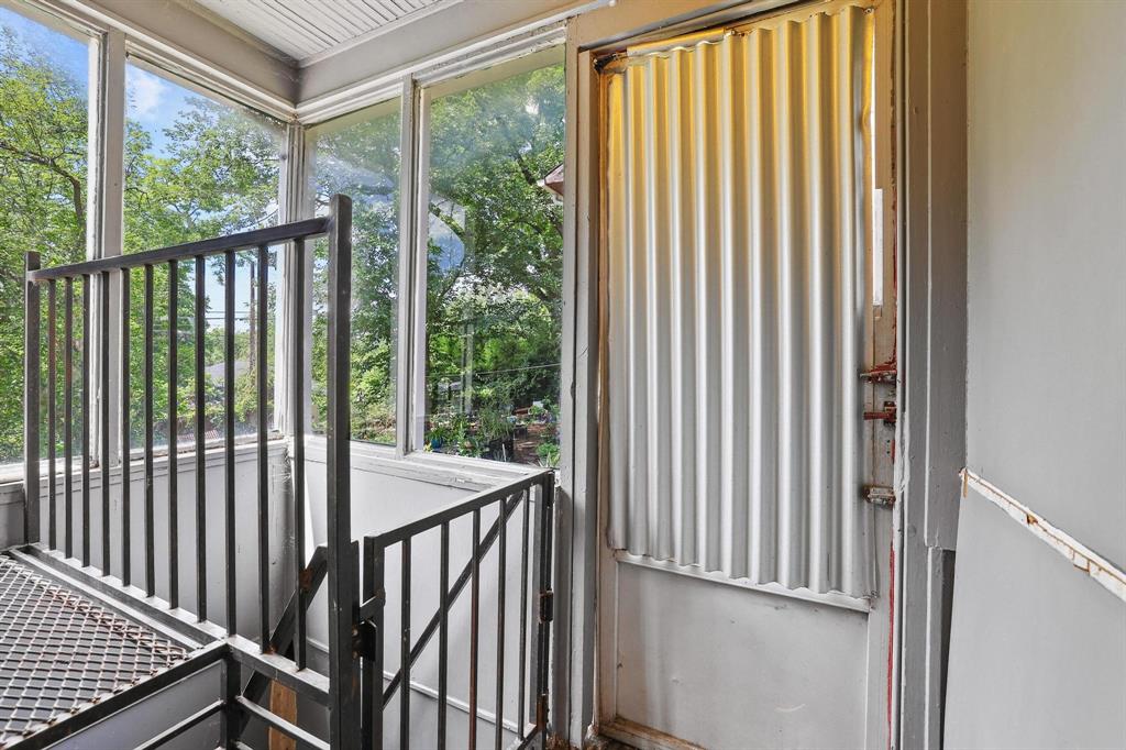 1322 W Chestnut Street Property Photo 19