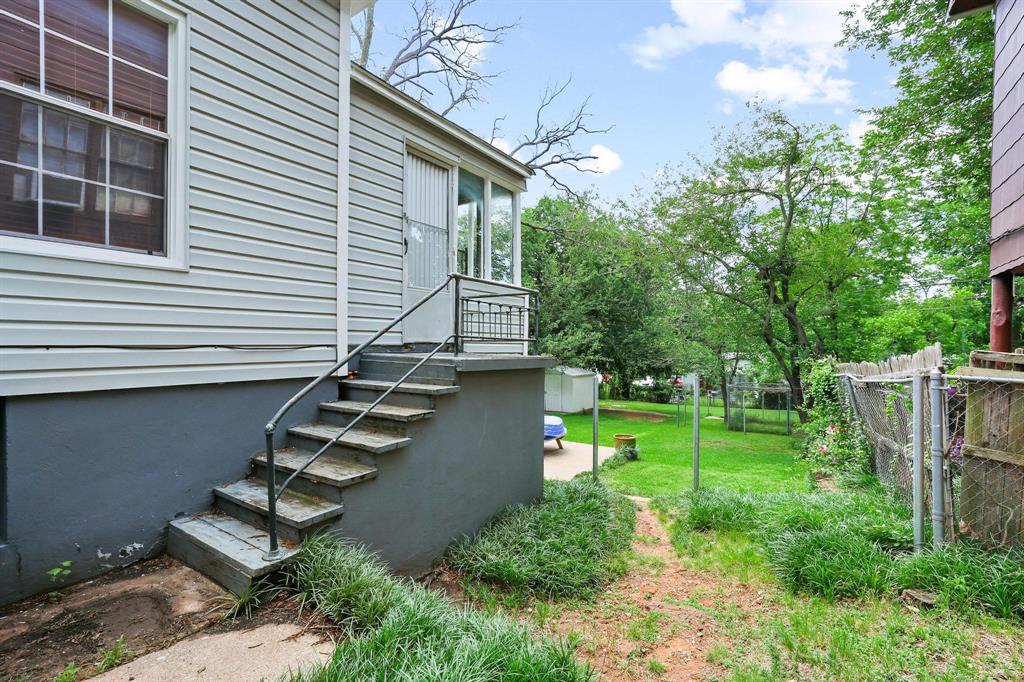 1322 W Chestnut Street Property Photo 24