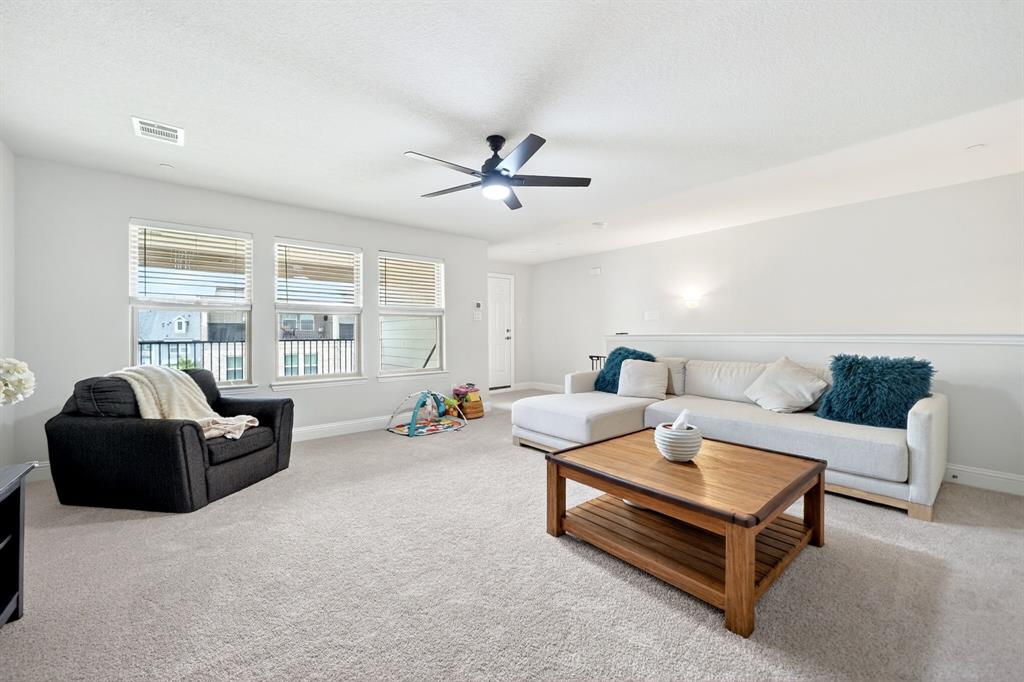 7821 Sunset Boulevard Property Photo 4