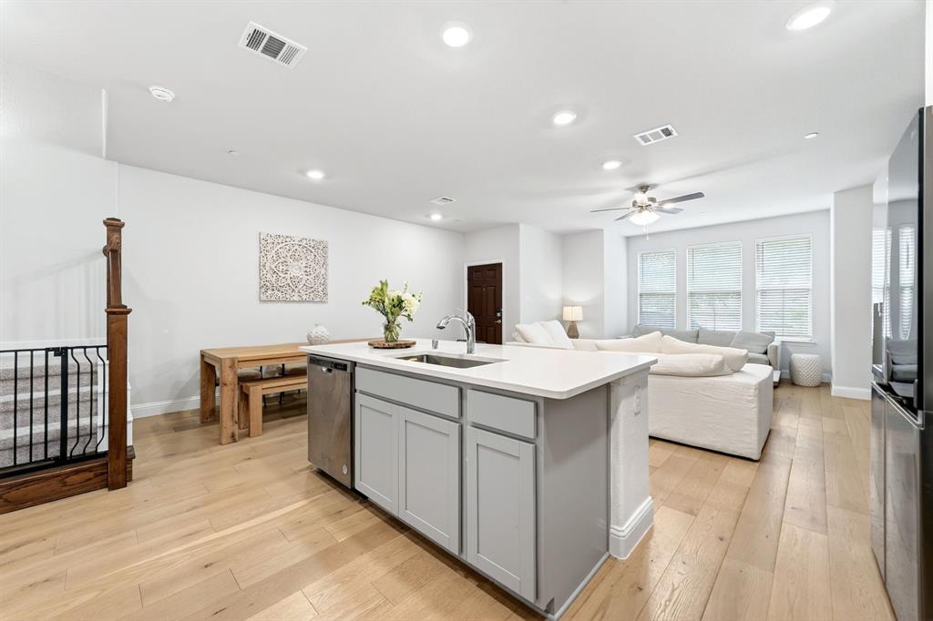 7821 Sunset Boulevard Property Photo 13