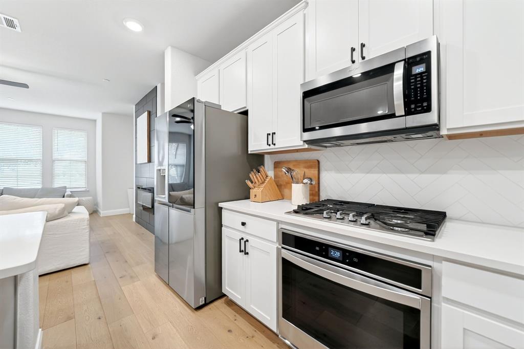 7821 Sunset Boulevard Property Photo 14
