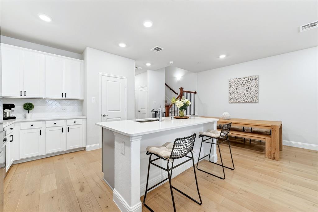 7821 Sunset Boulevard Property Photo 15