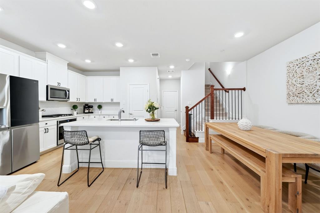 7821 Sunset Boulevard Property Photo 17
