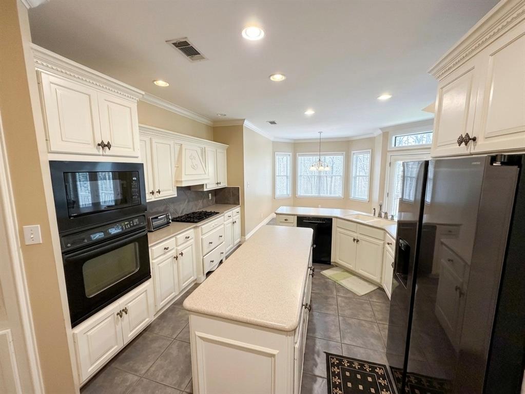 542 Demery Boulevard Property Photo 6