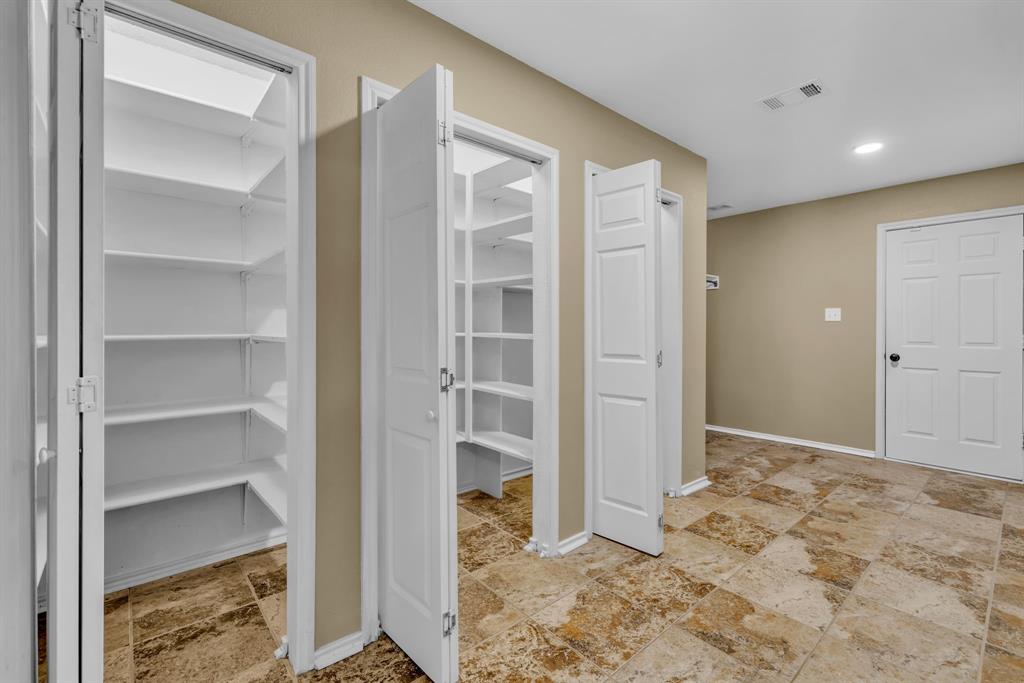301 Cortland Circle Property Photo 13