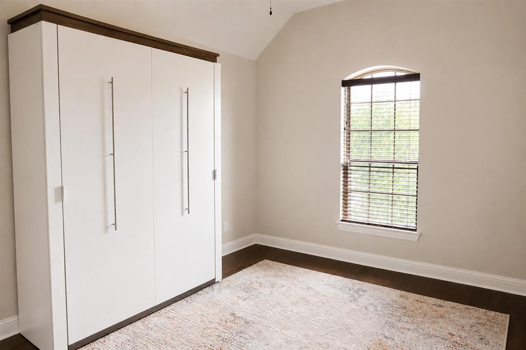 279 Paluxy Street Property Photo 7