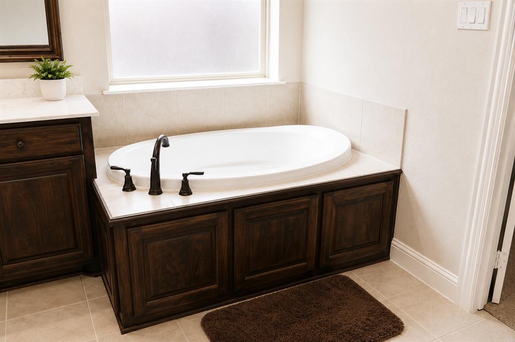 279 Paluxy Street Property Photo 29