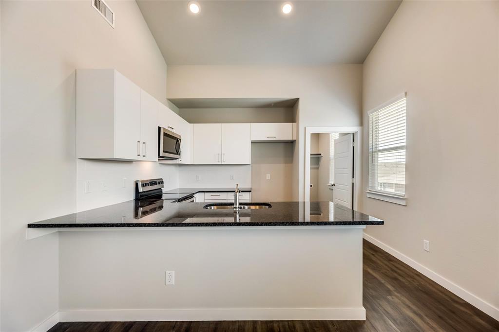 663 Wheatfield Drive Property Photo 11