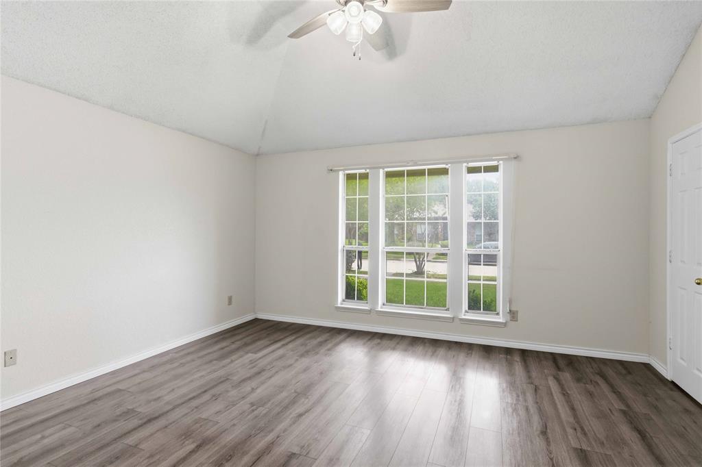 1403 Baker Property Photo 25