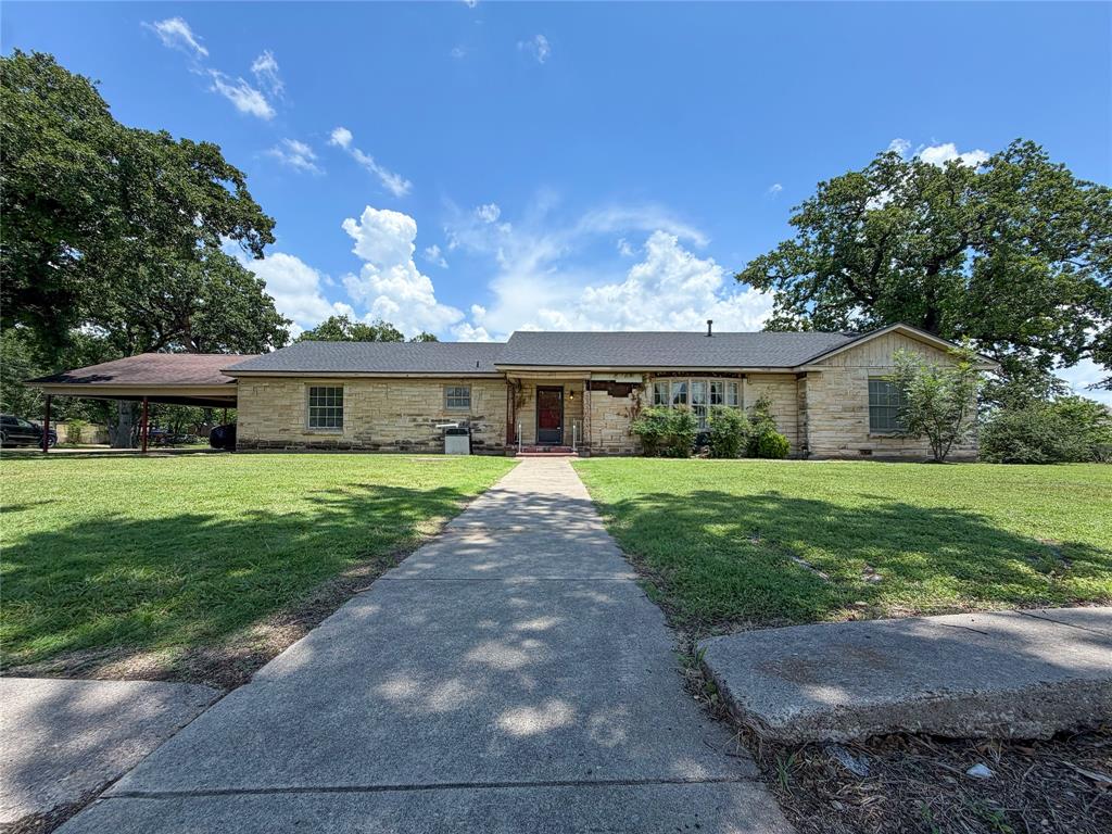 1920 Crow Drive Property Photo 1