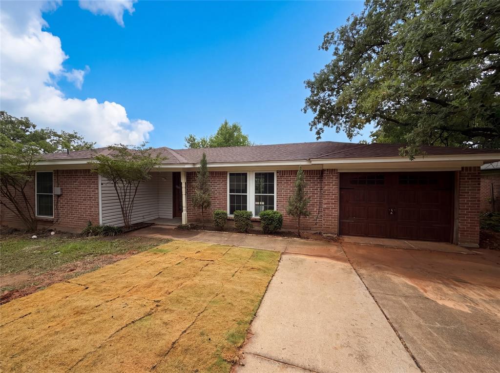 512 Lake Crest Parkway Property Photo 7