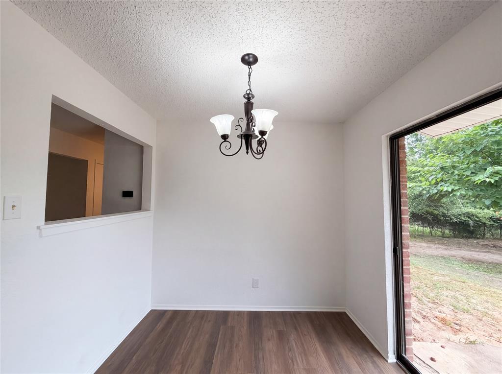 512 Lake Crest Parkway Property Photo 8