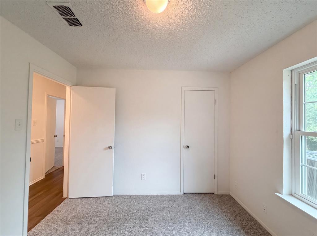 512 Lake Crest Parkway Property Photo 10