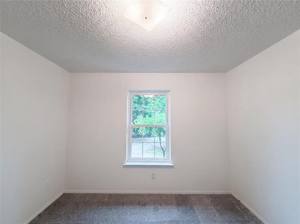 512 Lake Crest Parkway Property Photo 12