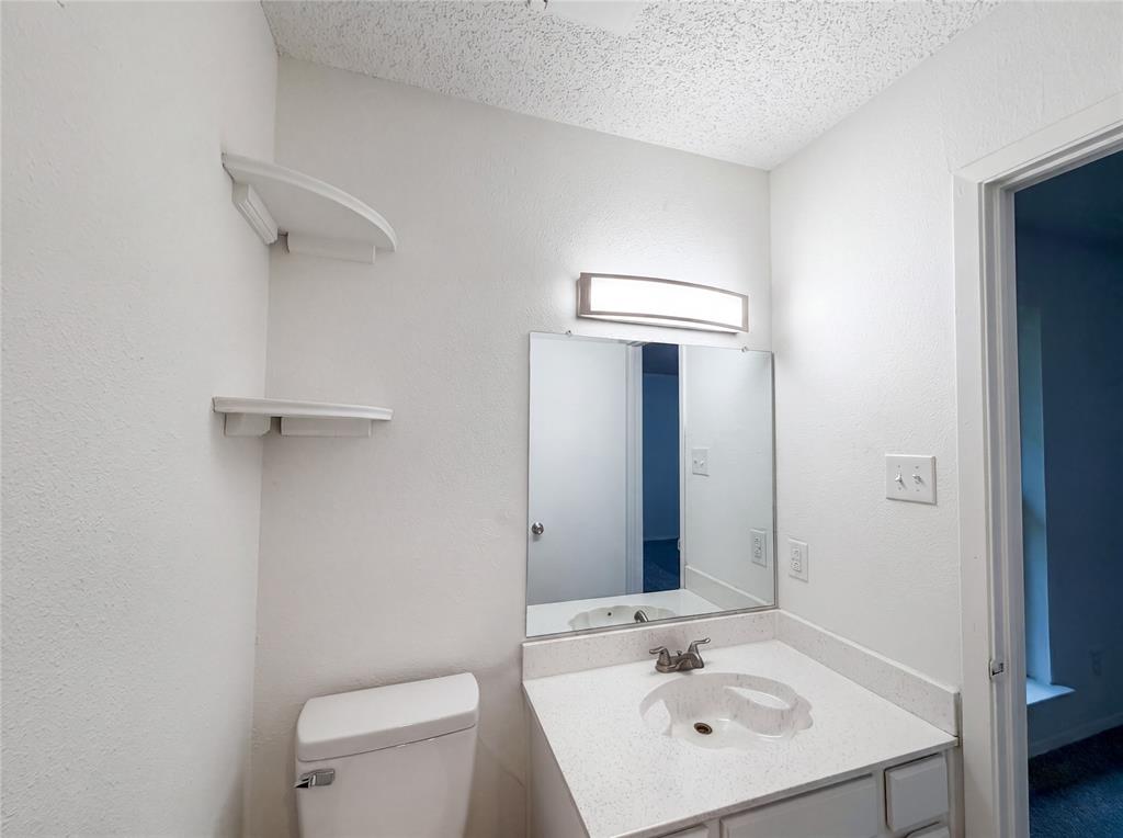 512 Lake Crest Parkway Property Photo 13