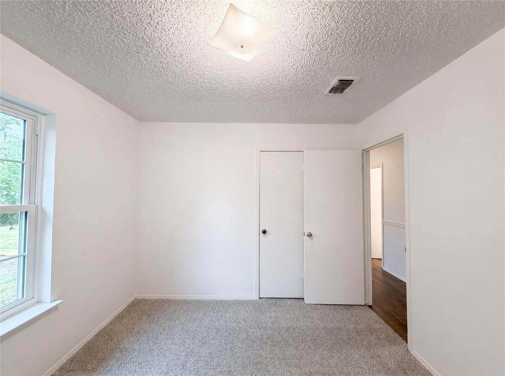 512 Lake Crest Parkway Property Photo 14