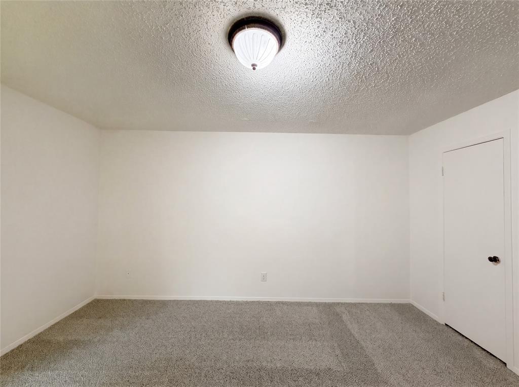 512 Lake Crest Parkway Property Photo 16