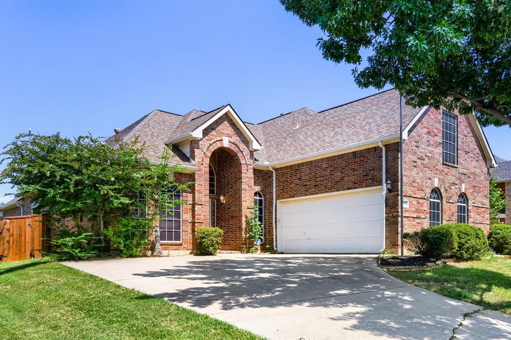 2066 Fair Oaks Circle Property Photo 1