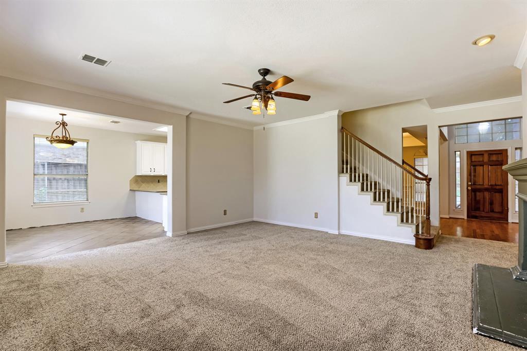 2066 Fair Oaks Circle Property Photo 4