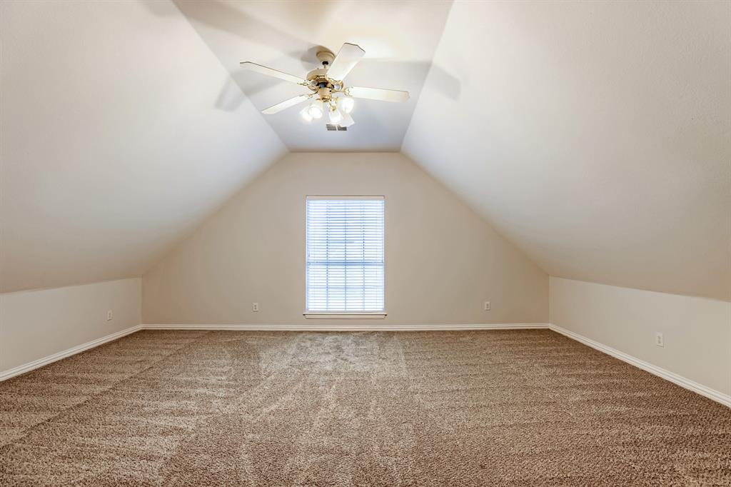 2066 Fair Oaks Circle Property Photo 6