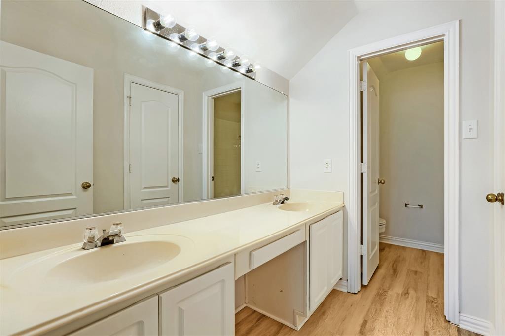 2066 Fair Oaks Circle Property Photo 23
