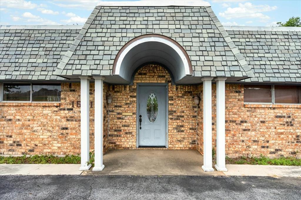 1501 Southeast Parkway Property Photo 8