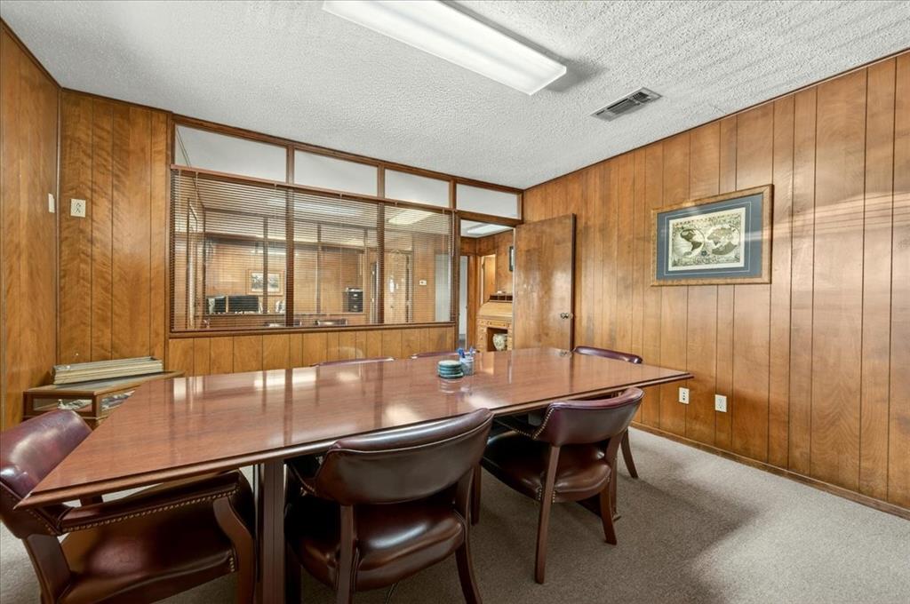 1501 Southeast Parkway Property Photo 13