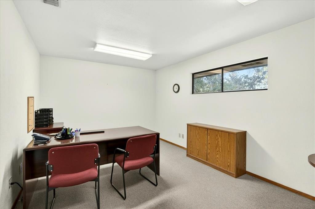 1501 Southeast Parkway Property Photo 17