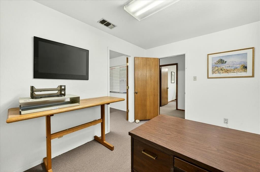 1501 Southeast Parkway Property Photo 19