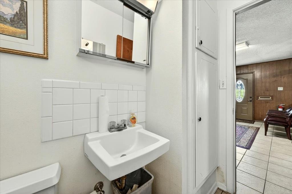 1501 Southeast Parkway Property Photo 21
