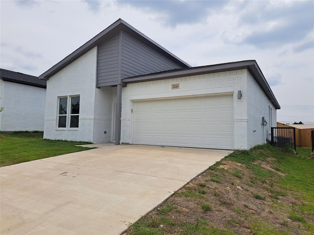 3243 Noor Street Property Photo 3