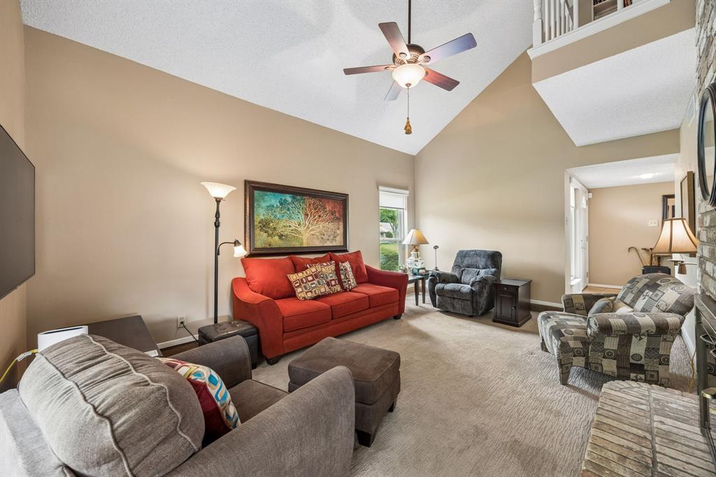 2709 Hedgeway Drive Property Photo 6