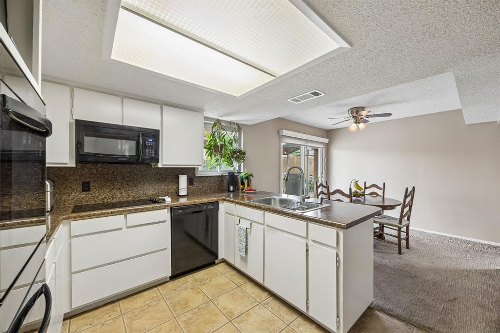 2709 Hedgeway Drive Property Photo 10