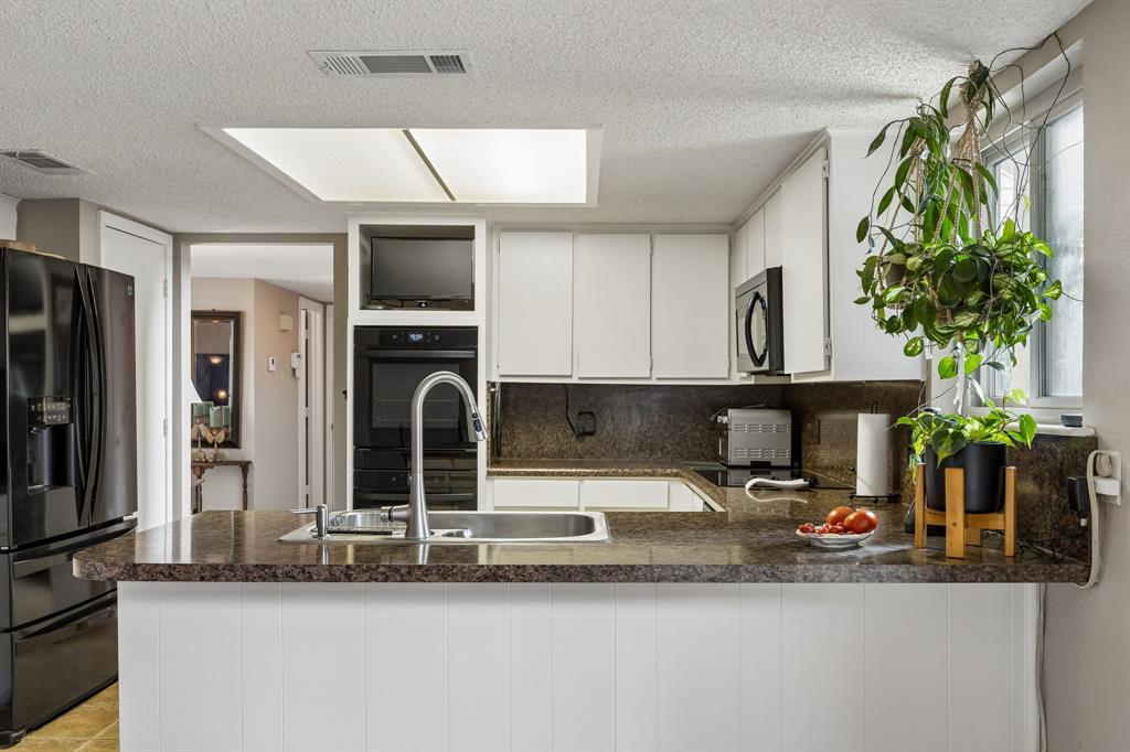 2709 Hedgeway Drive Property Photo 11