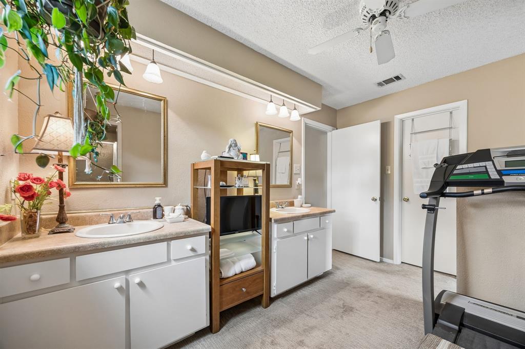 2709 Hedgeway Drive Property Photo 15