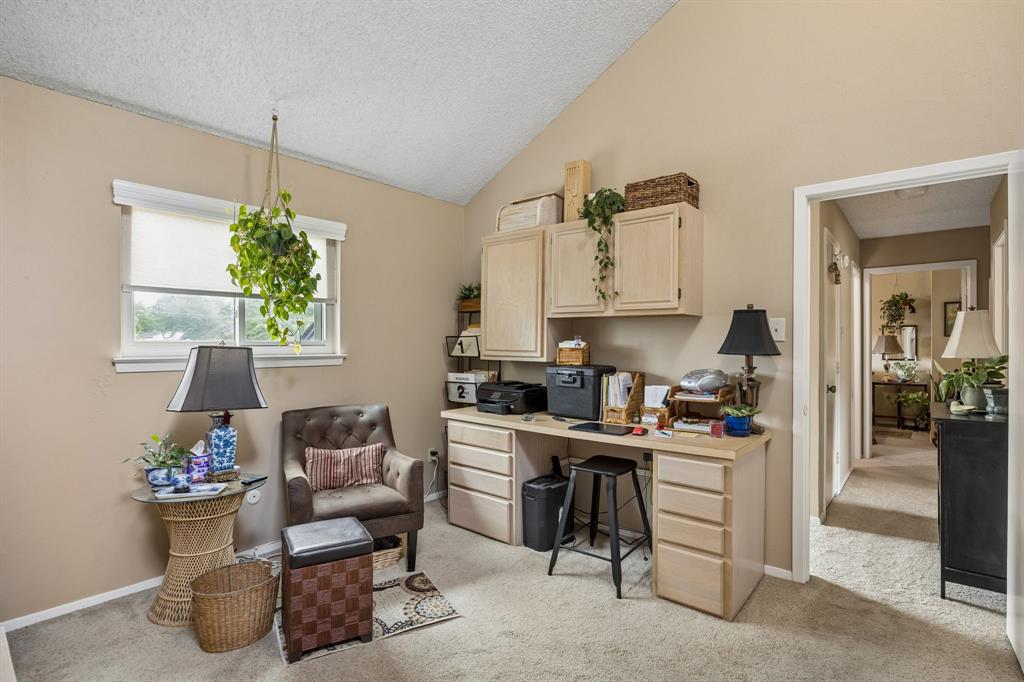 2709 Hedgeway Drive Property Photo 17