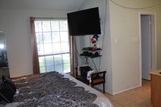 112 E Denton Drive Property Photo 6
