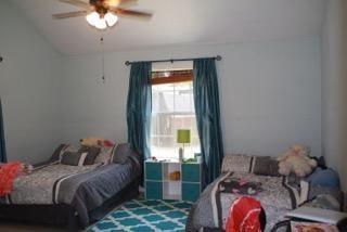 112 E Denton Drive Property Photo 7