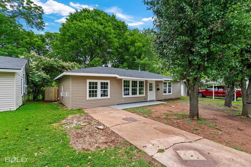 1809 Leslie Property Photo 3